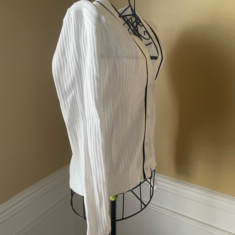 All in Motion White Button-Down Shirt with Black Trim - Picture 3 of 6